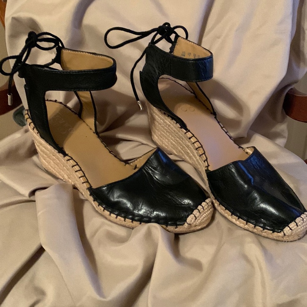 Close Toe Wedge Sandle